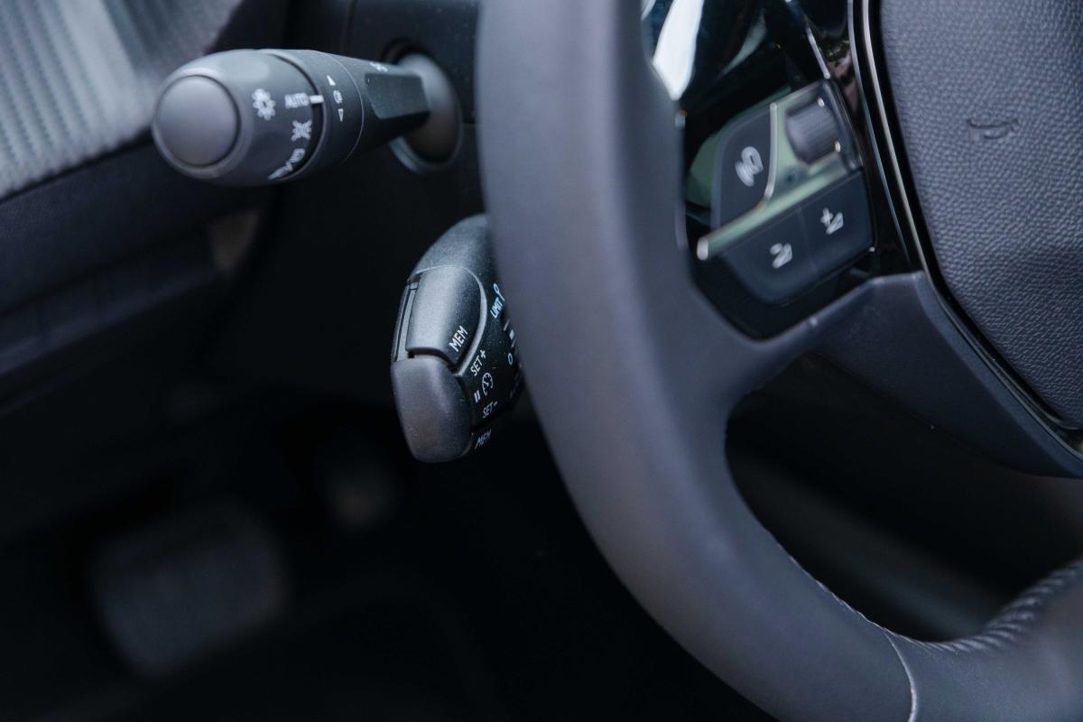 peugeot-2008-2024-eletrico-500cc