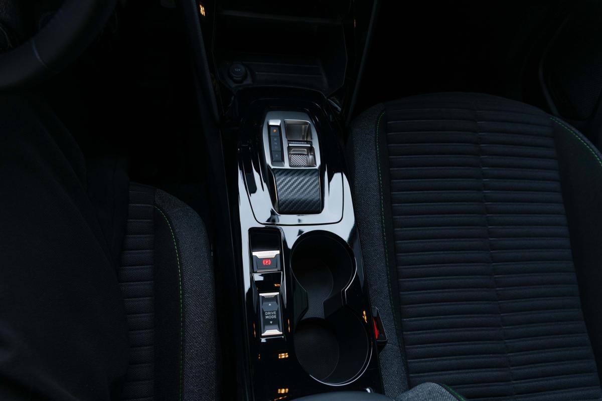 peugeot-2008-2024-eletrico-500cc