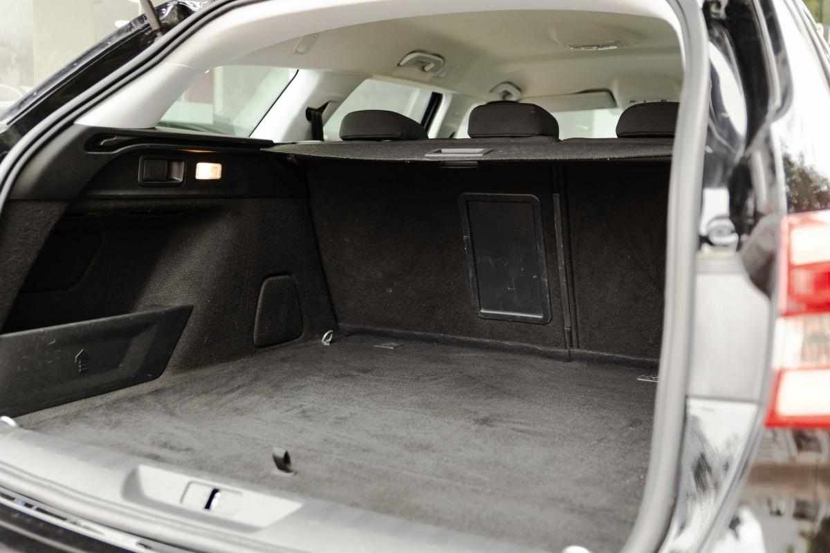 peugeot-308-sw-2019-diesel-1499cc