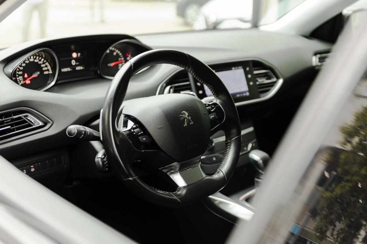 peugeot-308-sw-2019-diesel-1499cc