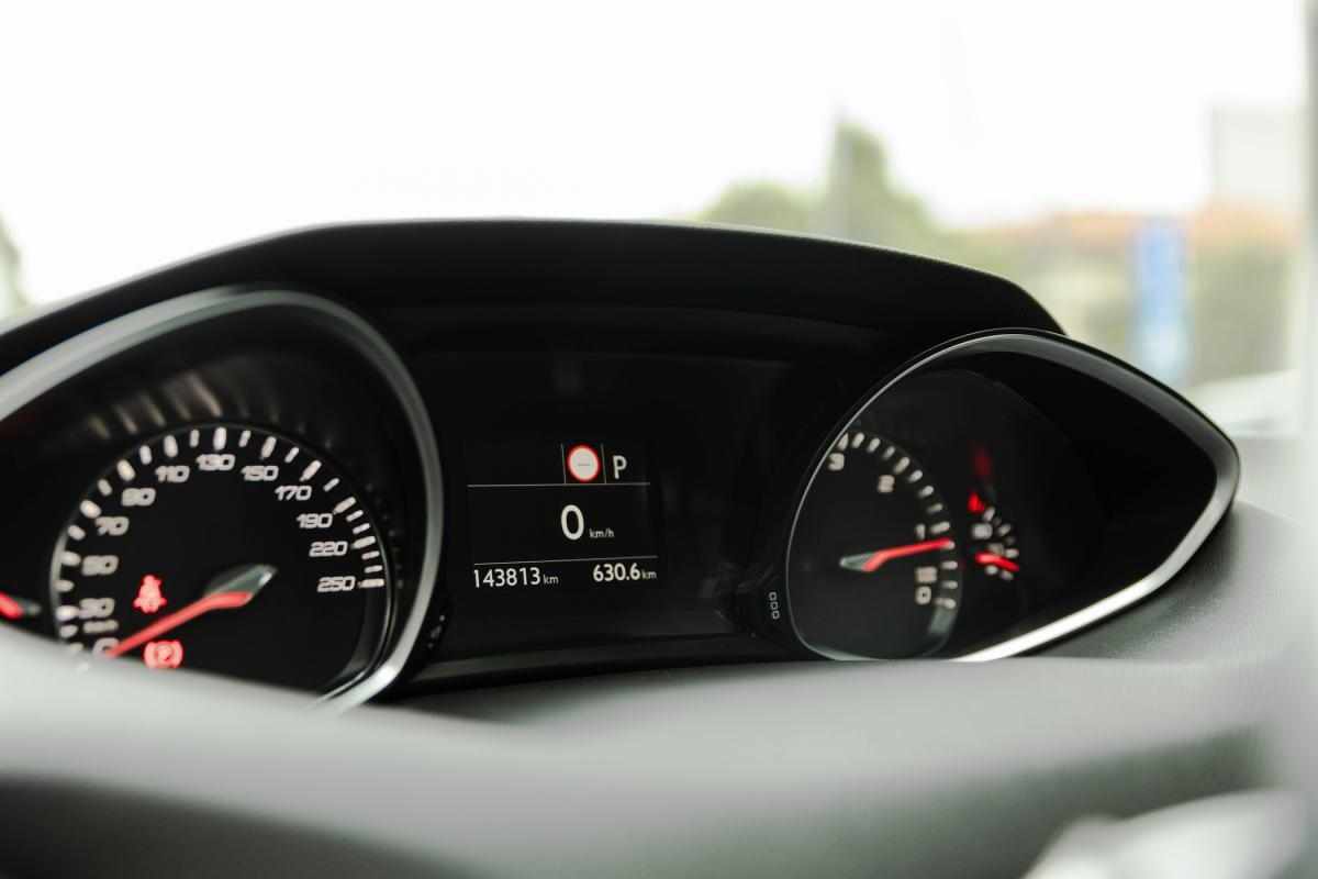 peugeot-308-sw-2019-diesel-1499cc
