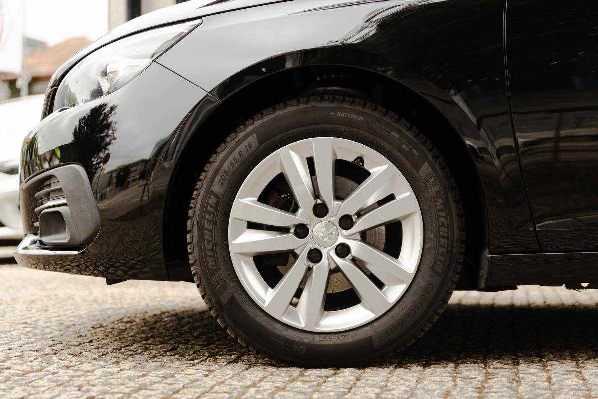 peugeot-308-sw-2019-diesel-1499cc
