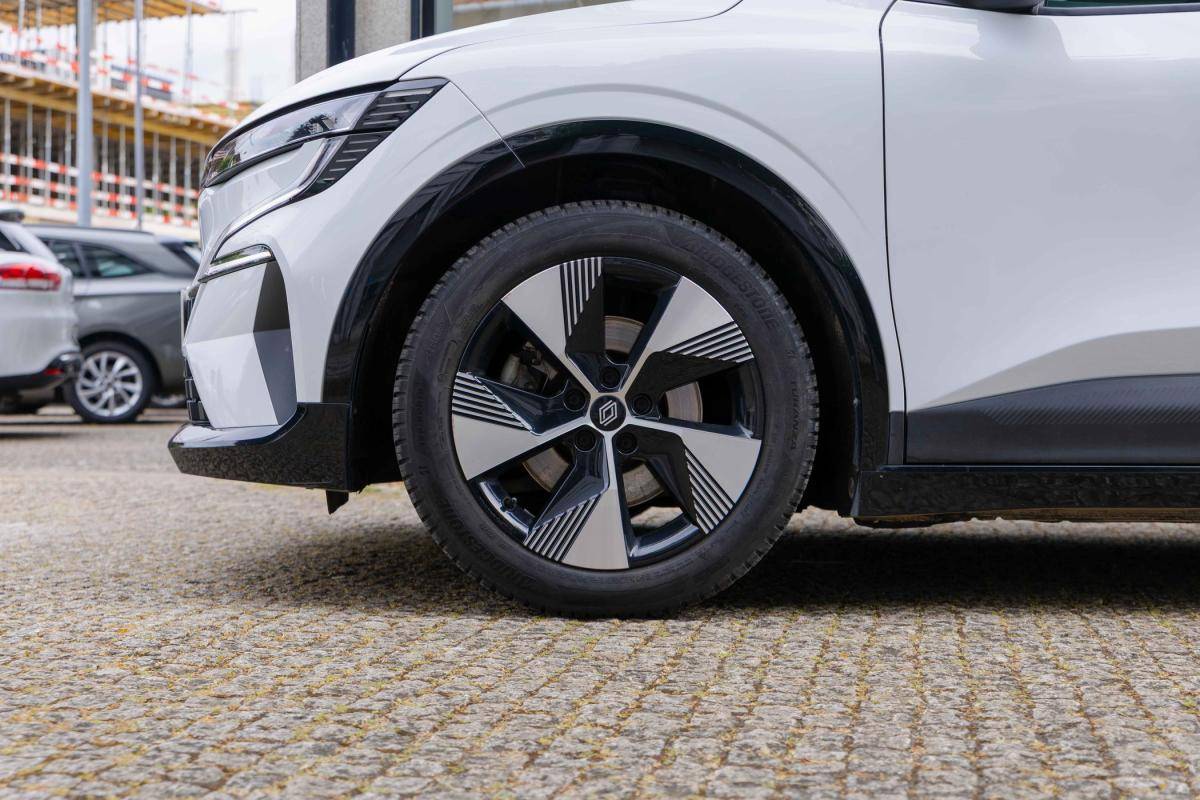 renault-megane-2022-eletrico-0cc