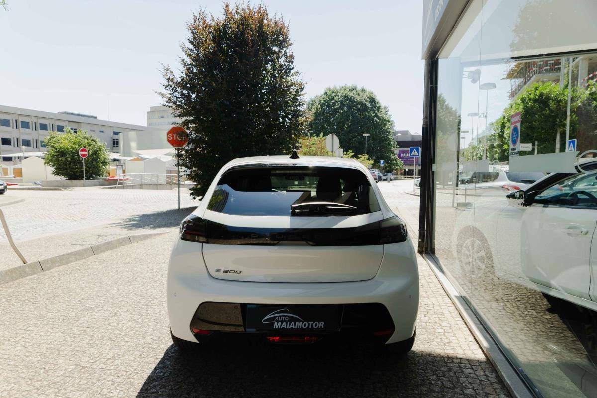 peugeot-208-2024-eletrico-500cc