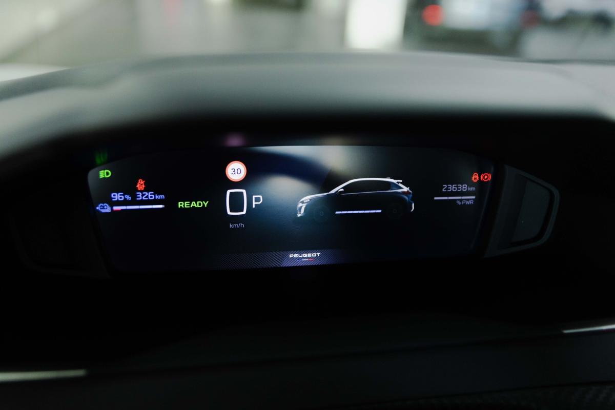 peugeot-208-2024-eletrico-500cc