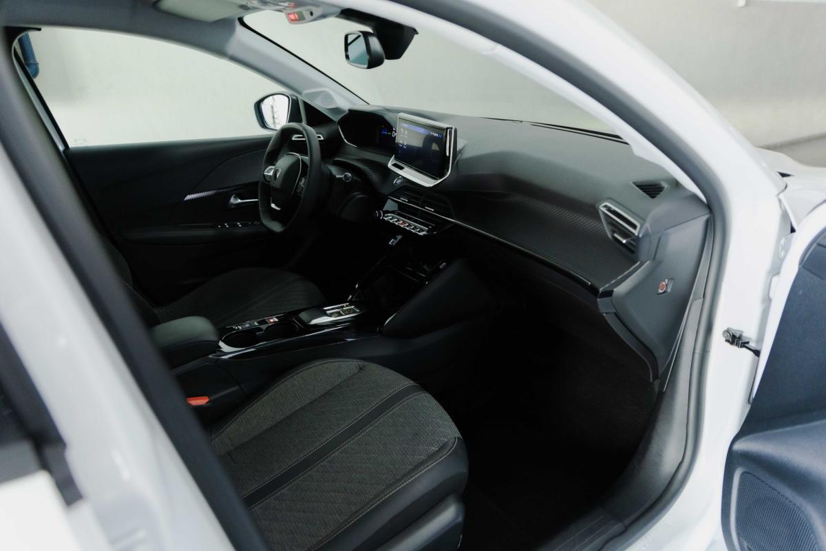 peugeot-208-2024-eletrico-500cc