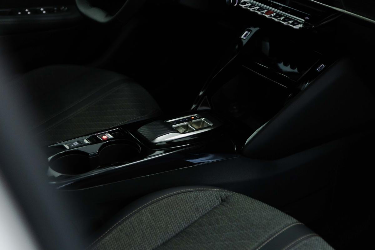 peugeot-208-2024-eletrico-500cc