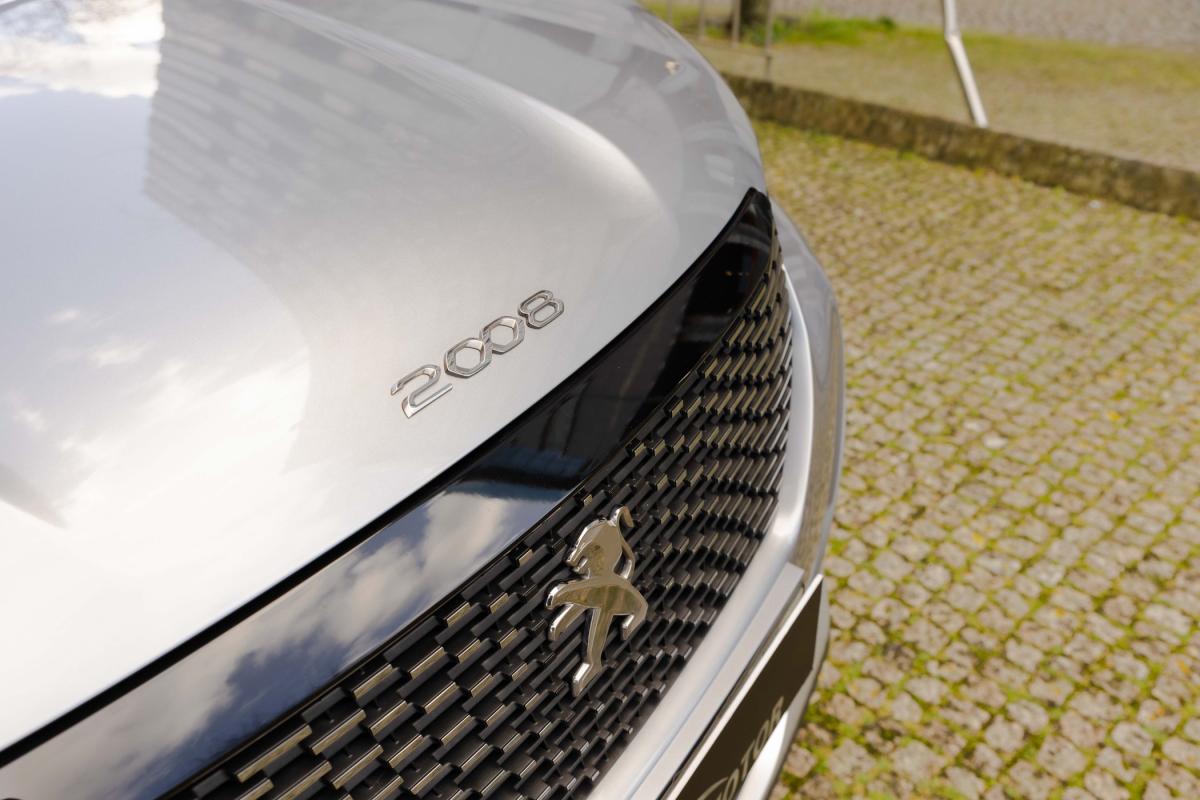peugeot-2008-2022-diesel-1499cc