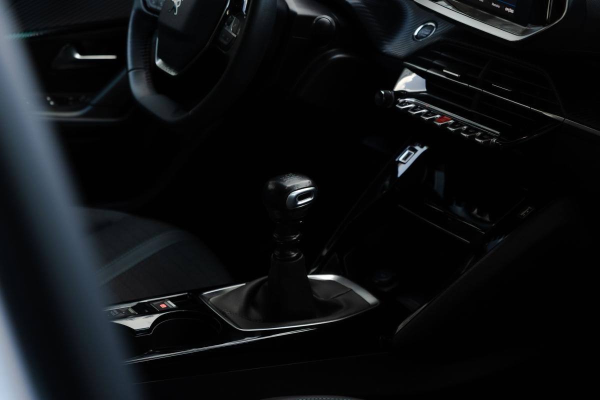 peugeot-2008-2022-diesel-1499cc