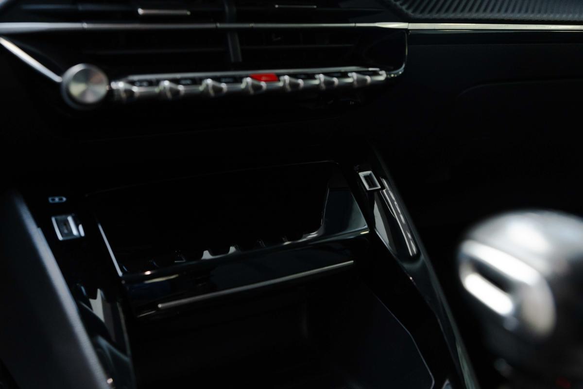 peugeot-2008-2022-diesel-1499cc