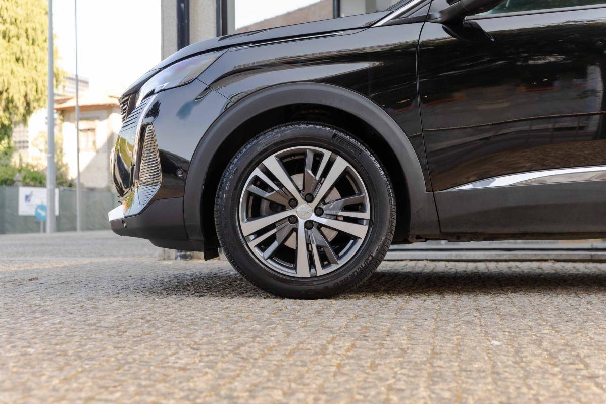 peugeot-5008-2021-gasolina-1199cc