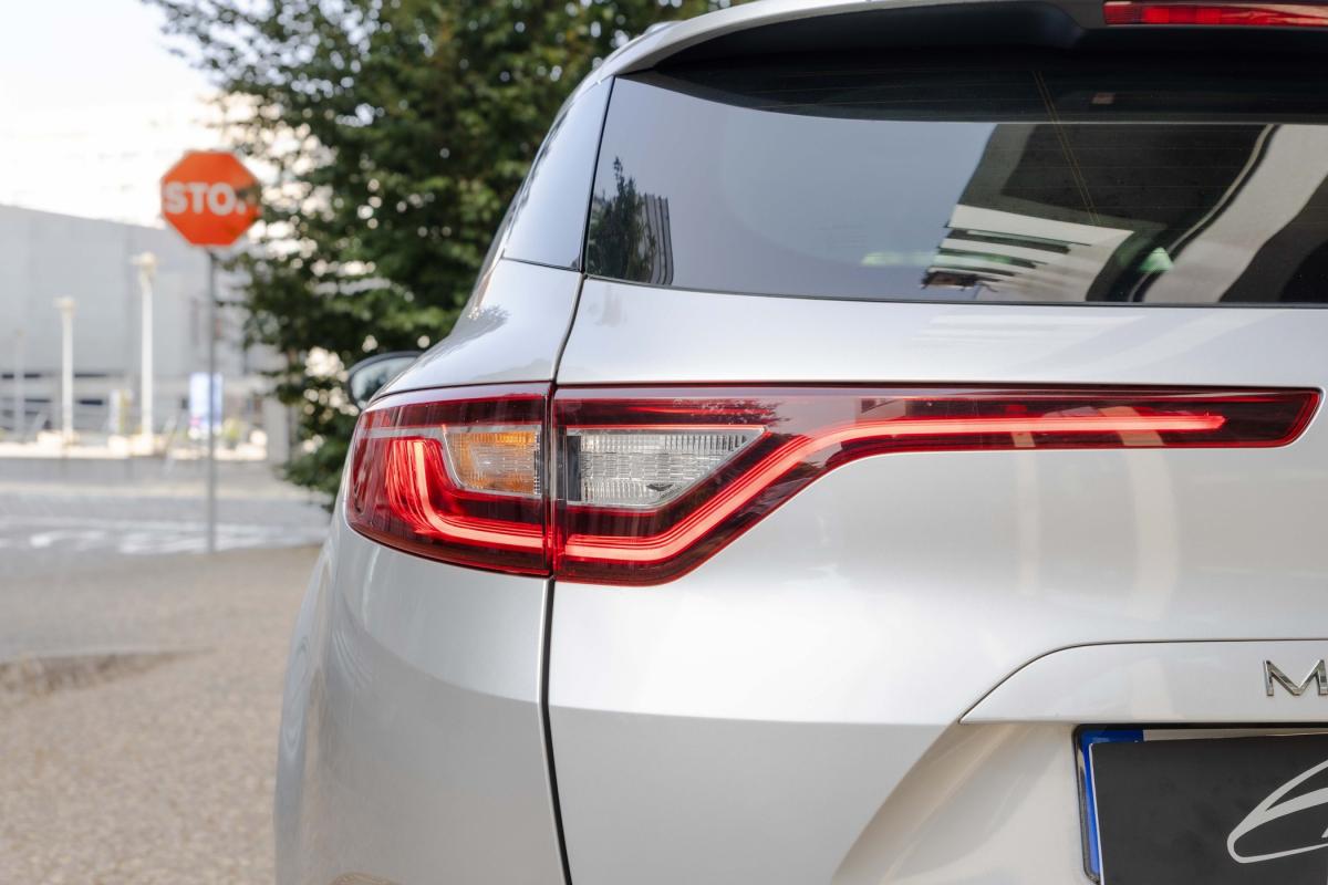 renault-megane-sport-tourer-2020-diesel-1461cc