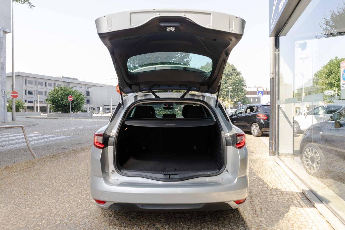 renault-megane-sport-tourer-2020-diesel-1461cc