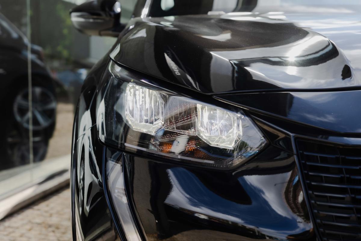 peugeot-208-2023-eletrico-500cc