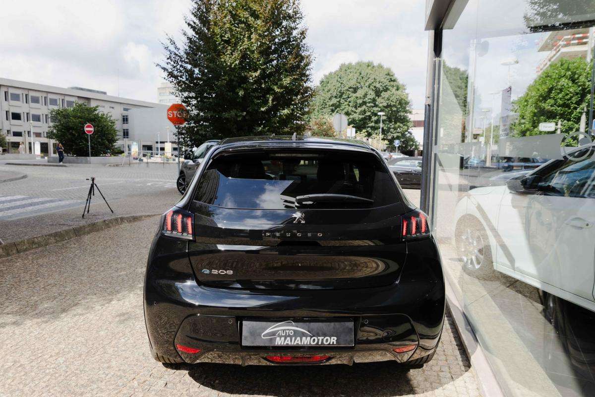 peugeot-208-2023-eletrico-500cc