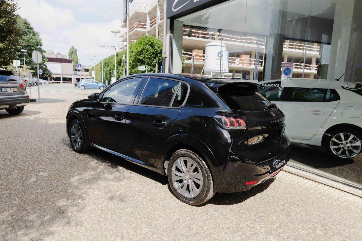 peugeot-208-2023-eletrico-500cc