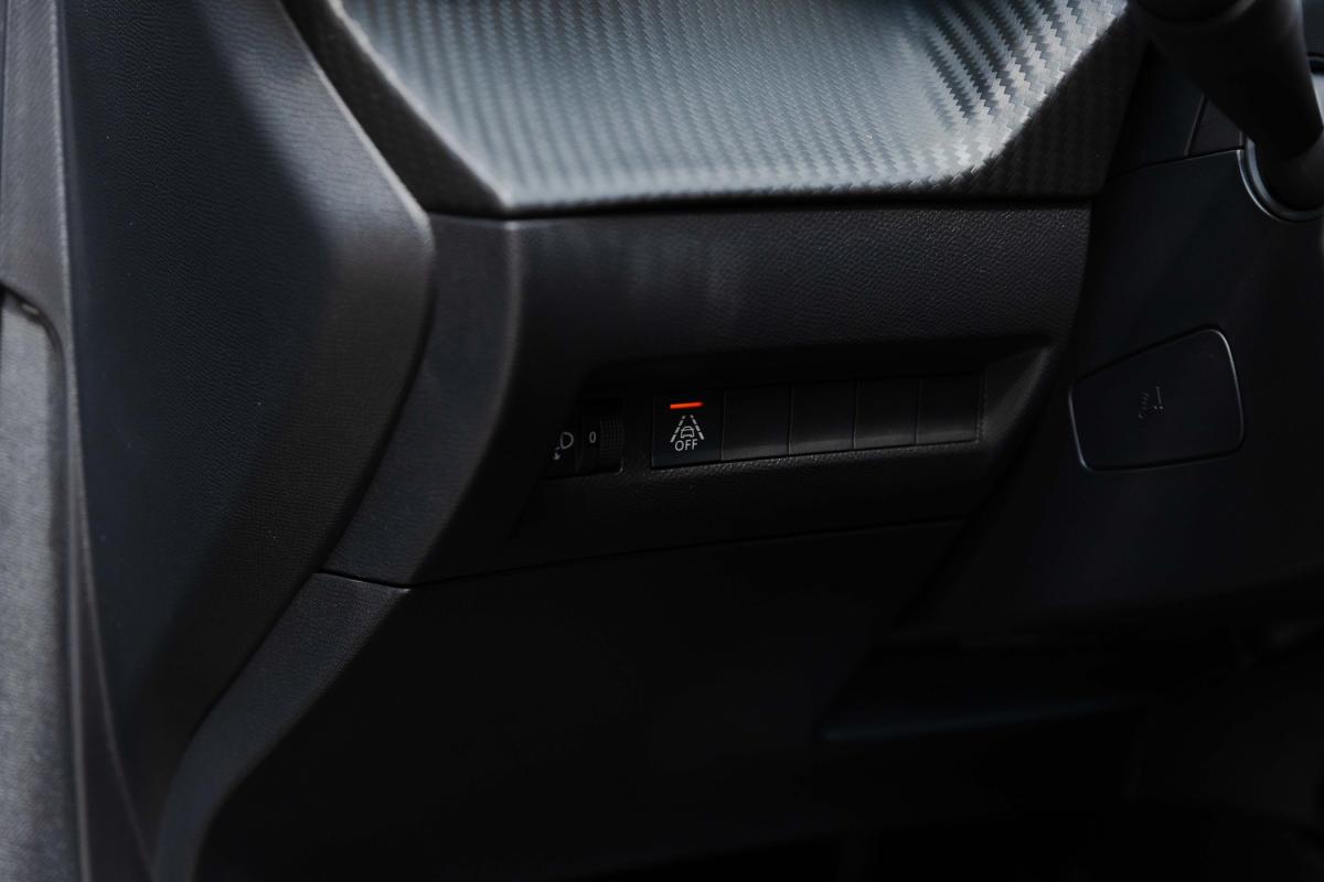 peugeot-208-2023-eletrico-500cc