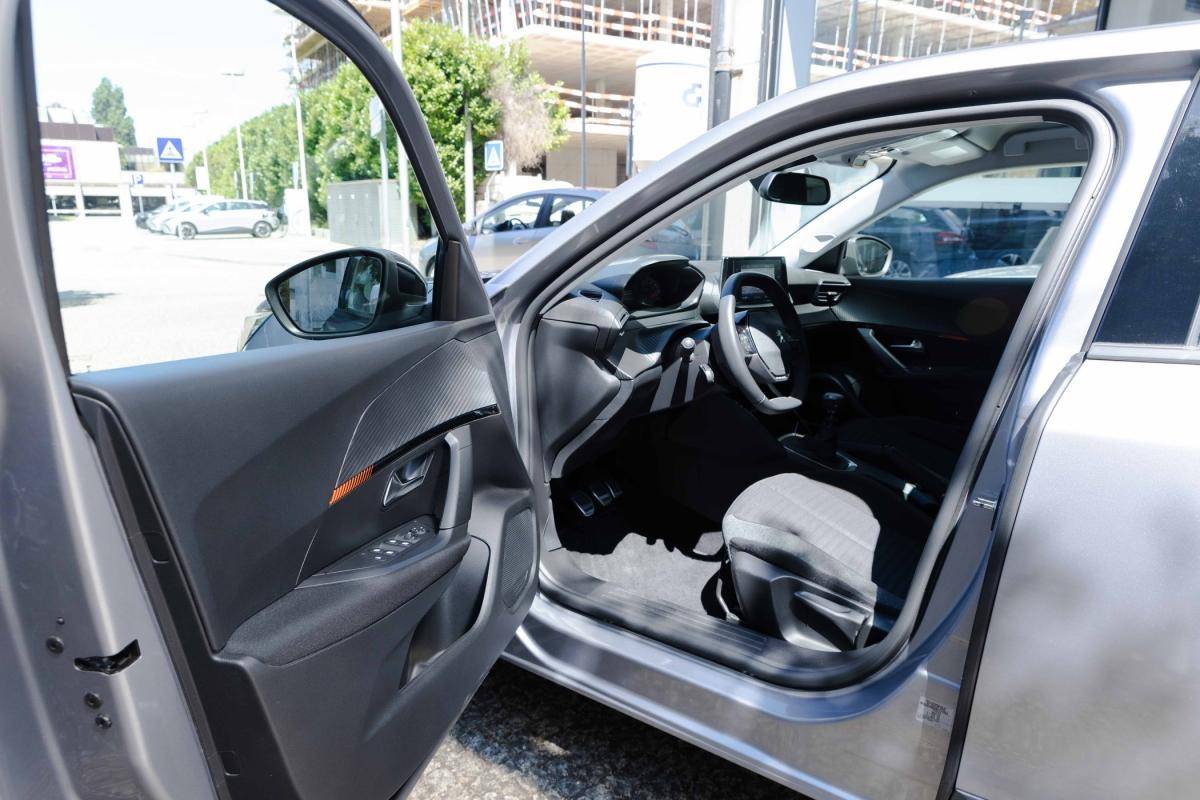 peugeot-2008-2022-gasolina-1199cc