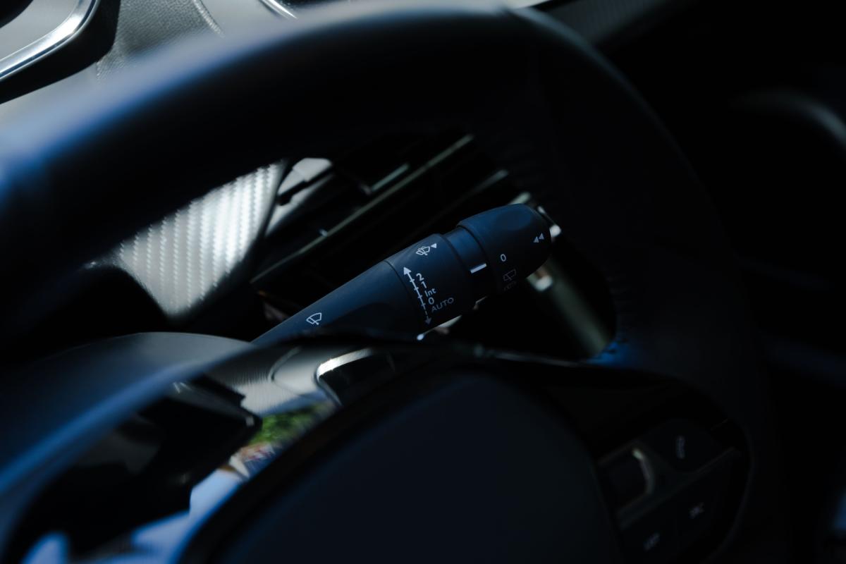 peugeot-2008-2022-gasolina-1199cc