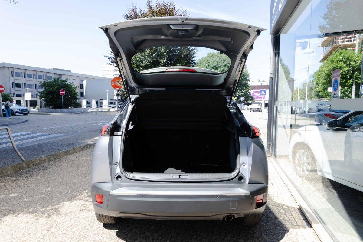 peugeot-2008-2022-gasolina-1199cc