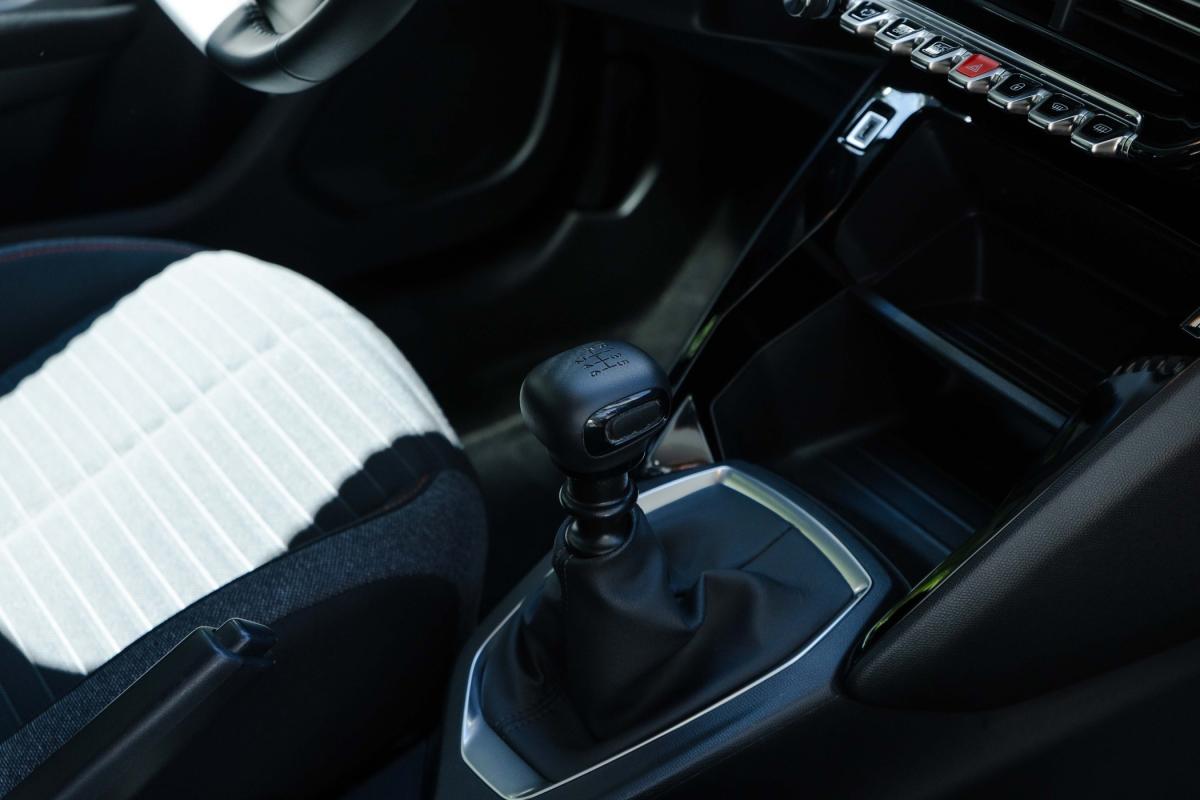 peugeot-2008-2022-gasolina-1199cc