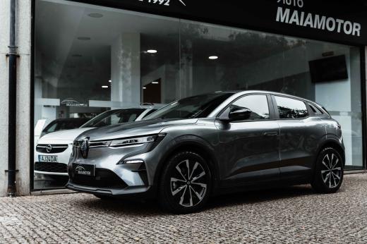 renault-megane-e-tech-2023-eletrico-0cc