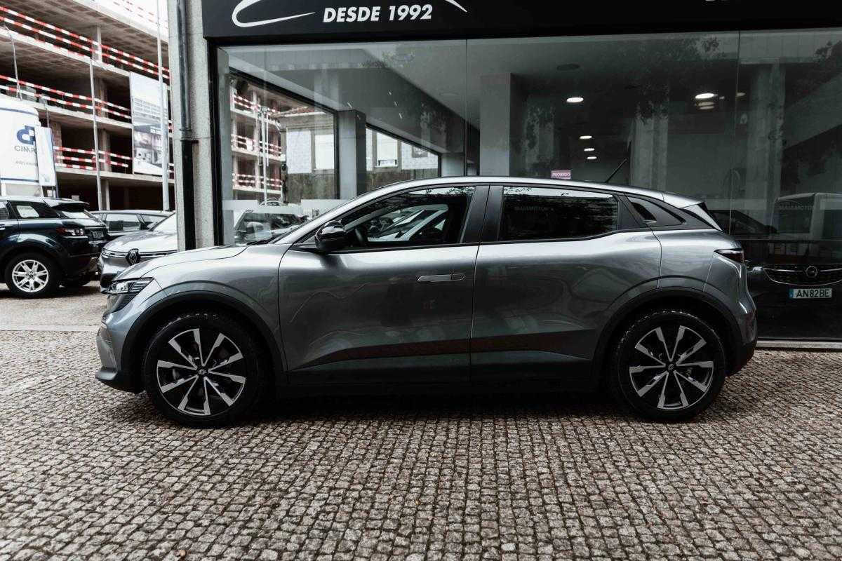 renault-megane-e-tech-2023-eletrico-0cc