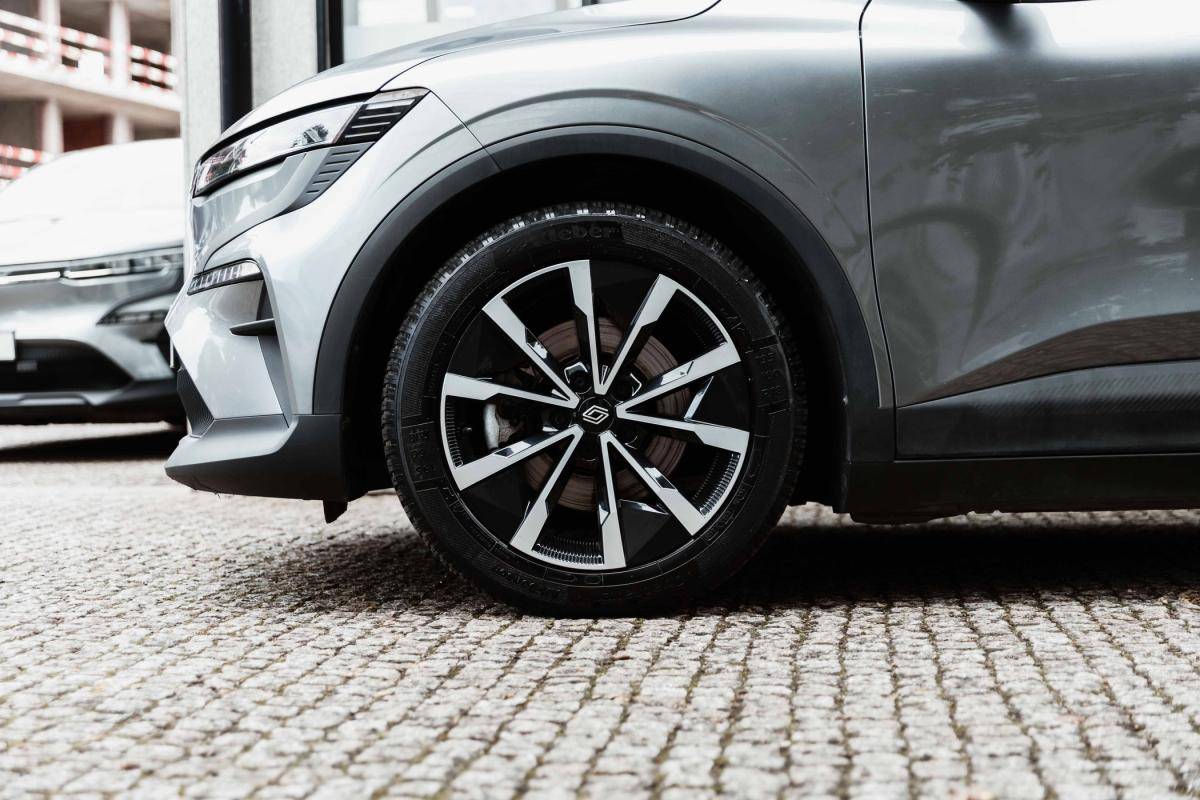 renault-megane-e-tech-2023-eletrico-0cc