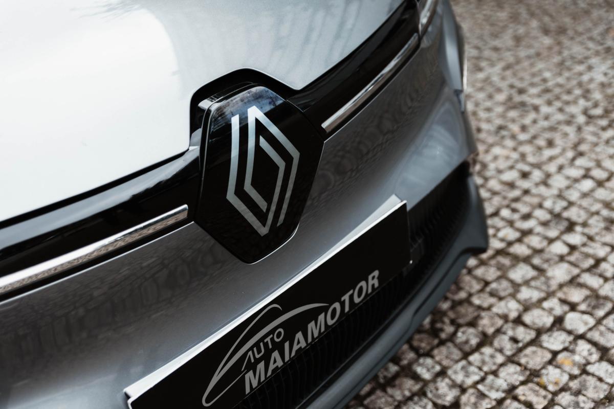 renault-megane-e-tech-2023-eletrico-0cc