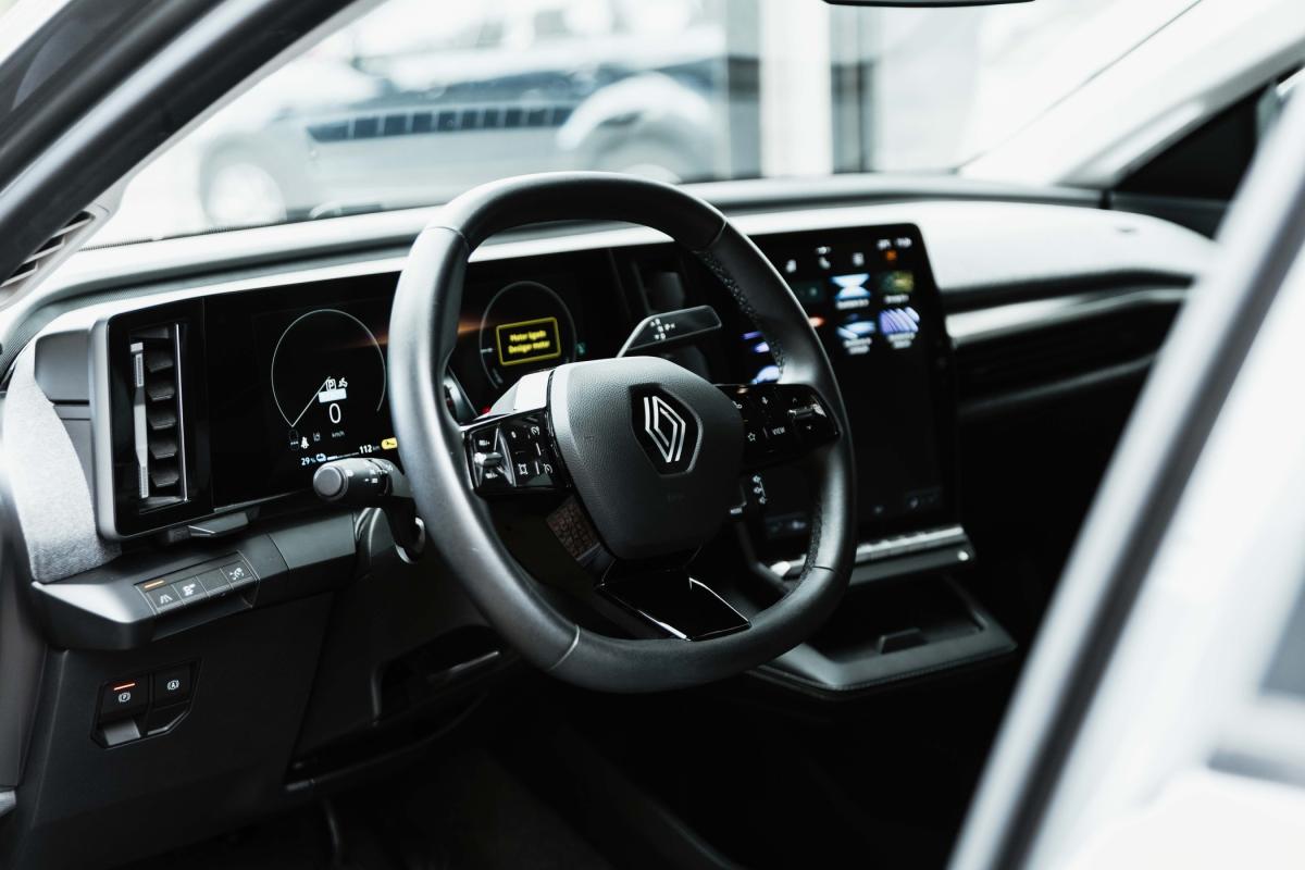 renault-megane-e-tech-2023-eletrico-0cc