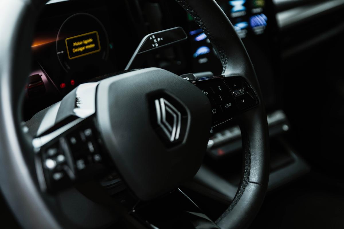 renault-megane-e-tech-2023-eletrico-0cc