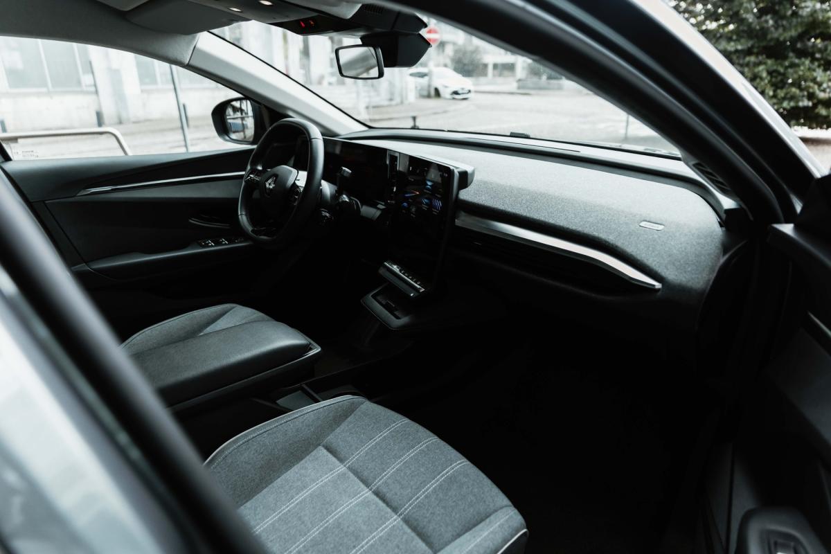 renault-megane-e-tech-2023-eletrico-0cc