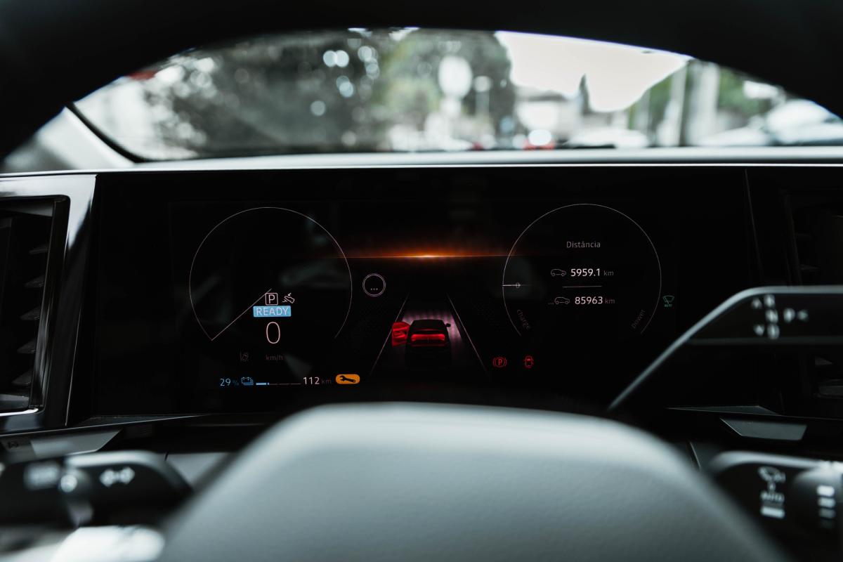 renault-megane-e-tech-2023-eletrico-0cc