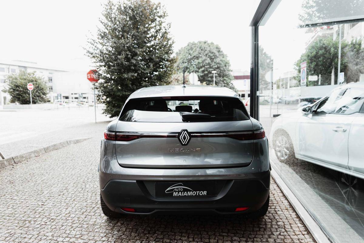 renault-megane-e-tech-2023-eletrico-0cc