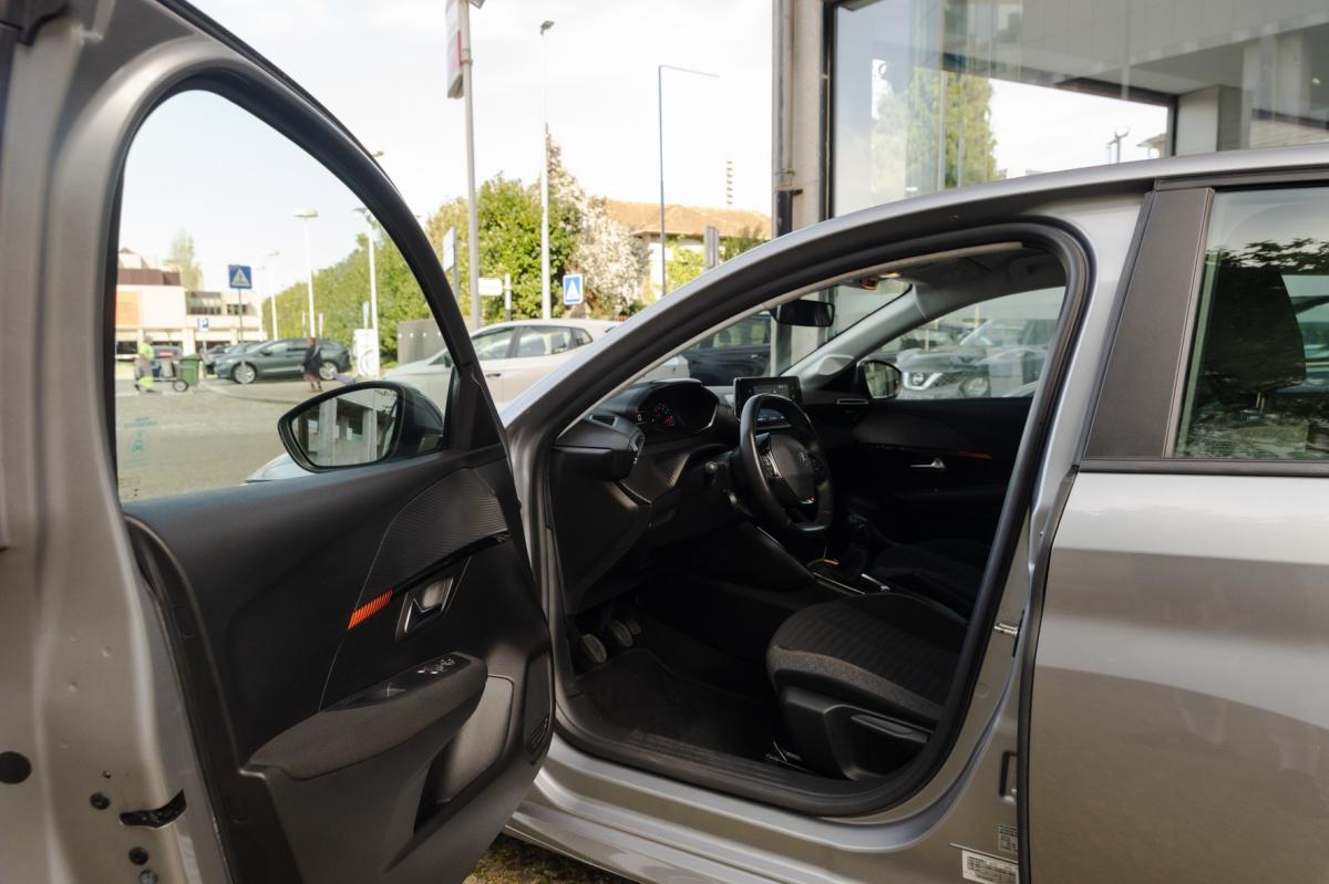 peugeot-208-2020-gasolina-1199cc