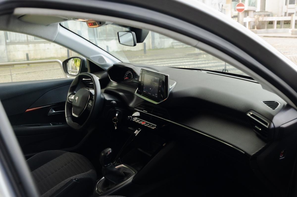 peugeot-208-2020-gasolina-1199cc