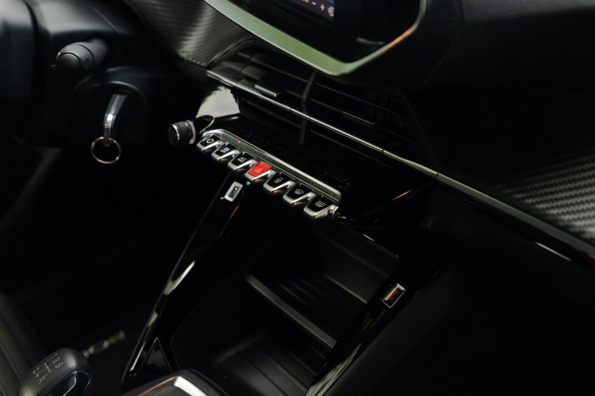 peugeot-208-2020-gasolina-1199cc