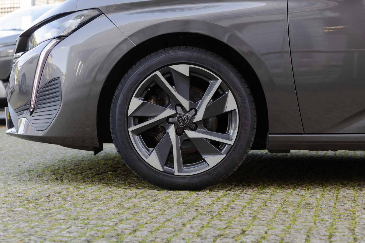 peugeot-308-sw-2022-diesel-1499cc