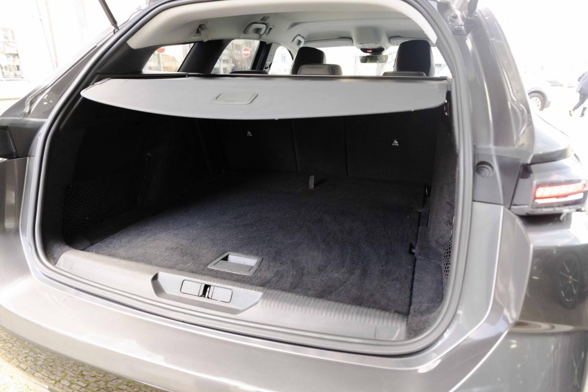 peugeot-308-sw-2022-diesel-1499cc