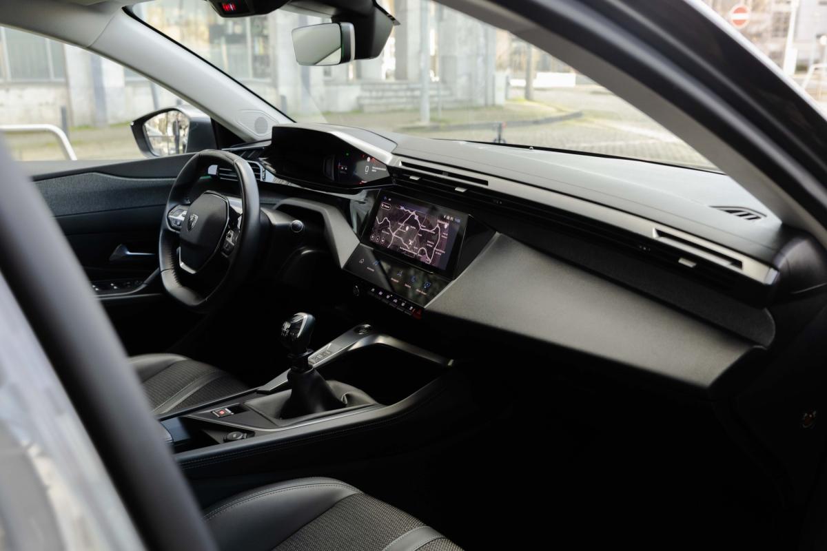 peugeot-308-sw-2022-diesel-1499cc