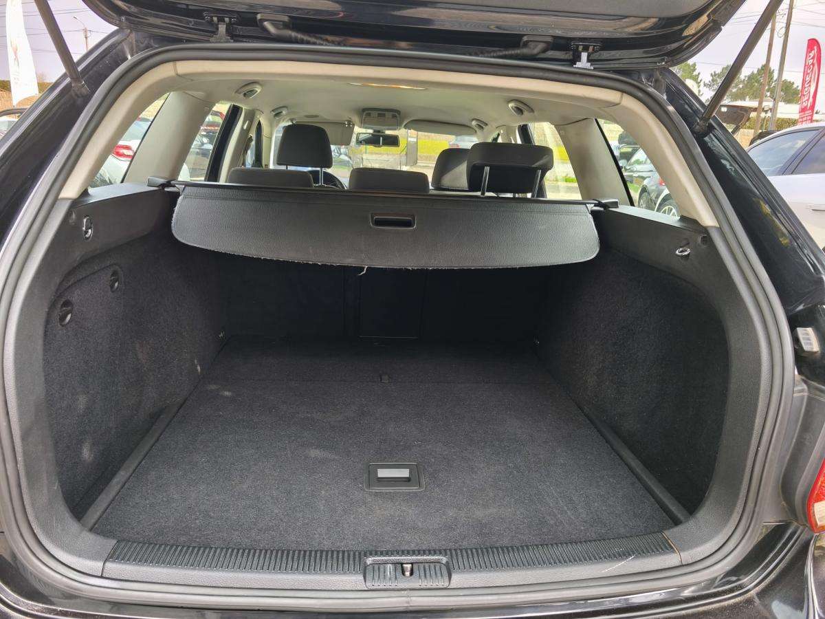 volkswagen-golf-variant-2012-diesel-1598cc