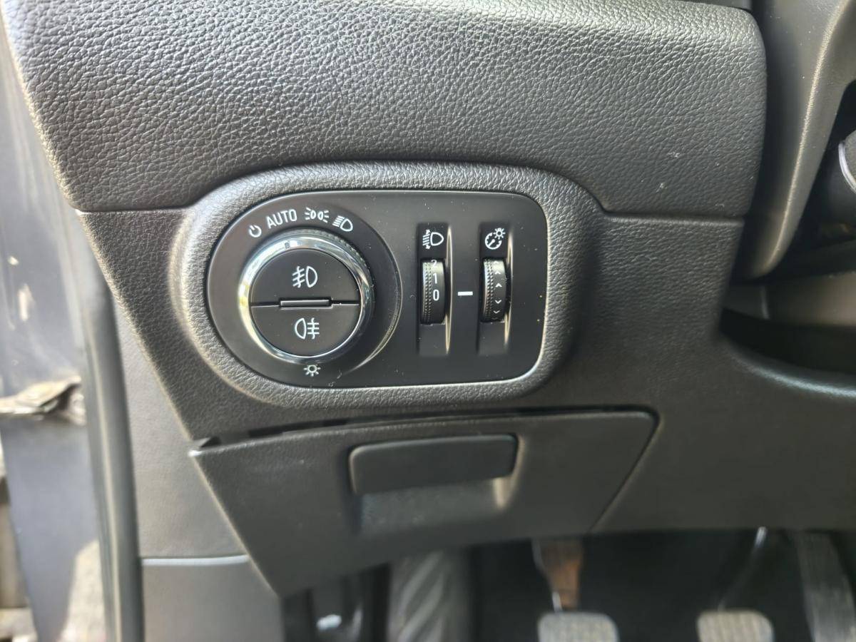 opel-zafira-2016-gpl-1364cc
