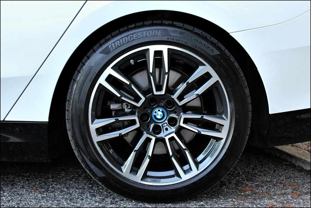 bmw-serie-5-i5-edrive40-2025-eletrico