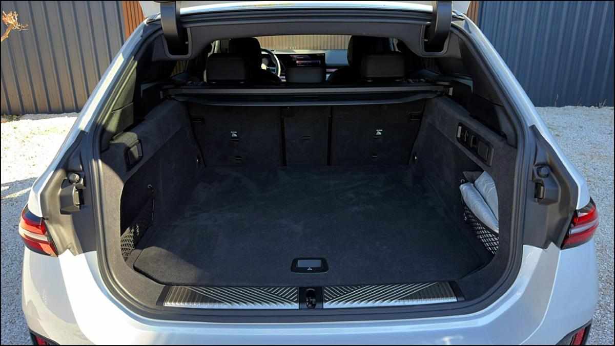 bmw-serie-i-i5-edrive40-2025-eletrico