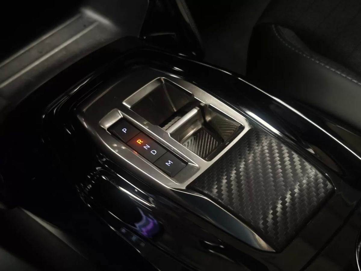 peugeot-2008-2023-gasolina-1199cc