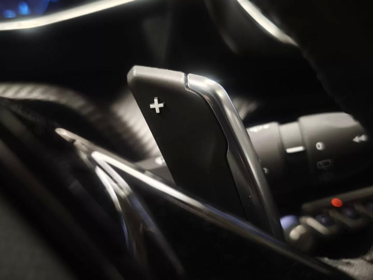 peugeot-2008-2023-gasolina-1199cc