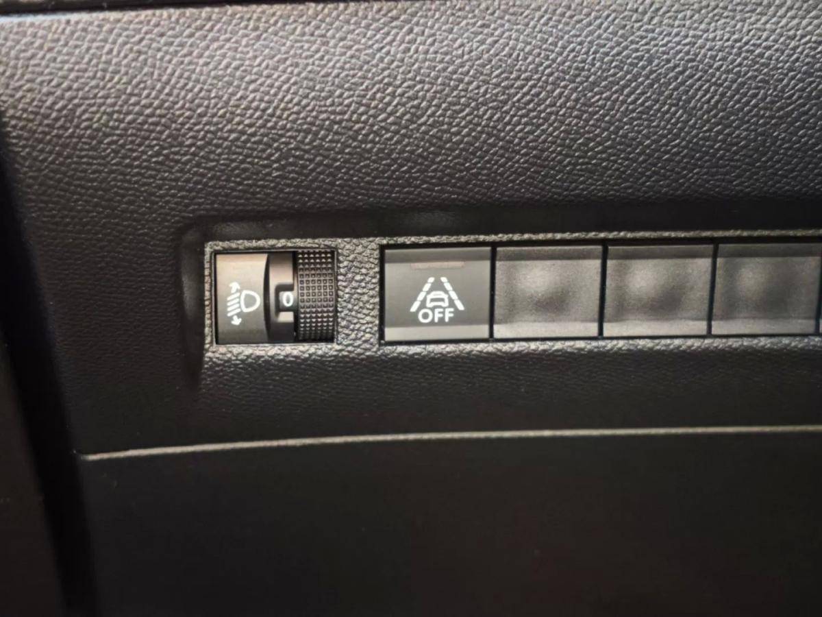 peugeot-e-2008-2021-eletrico-0cc