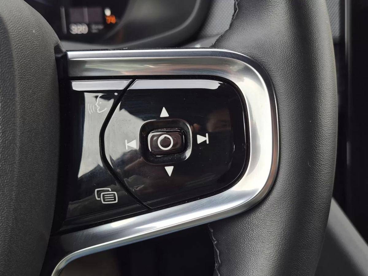 polestar-2-2023-eletrico-200cc