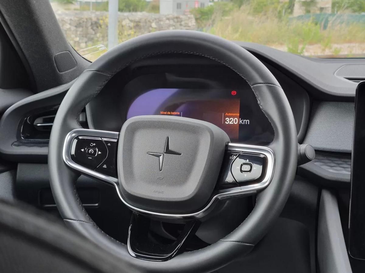 polestar-2-2023-eletrico-200cc