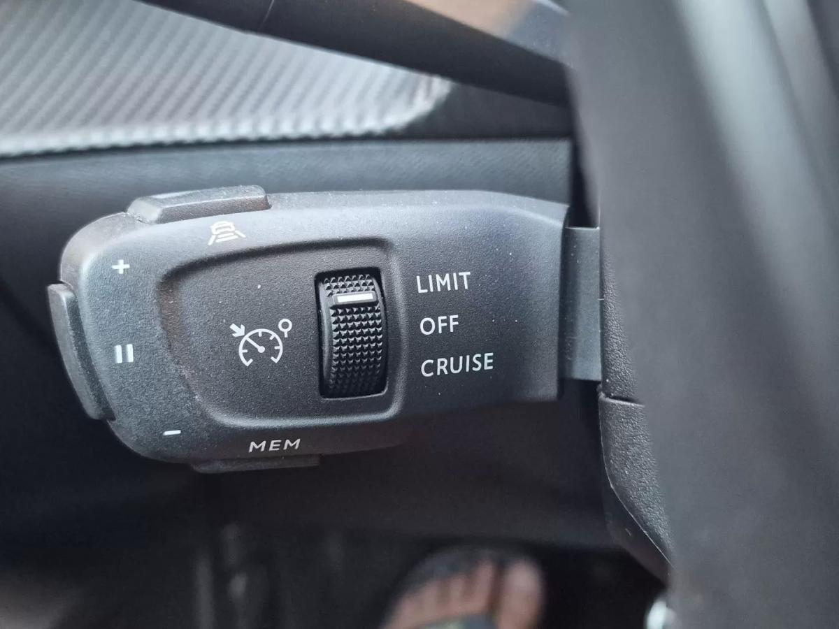 peugeot-e-2008-2021-eletrico-0cc